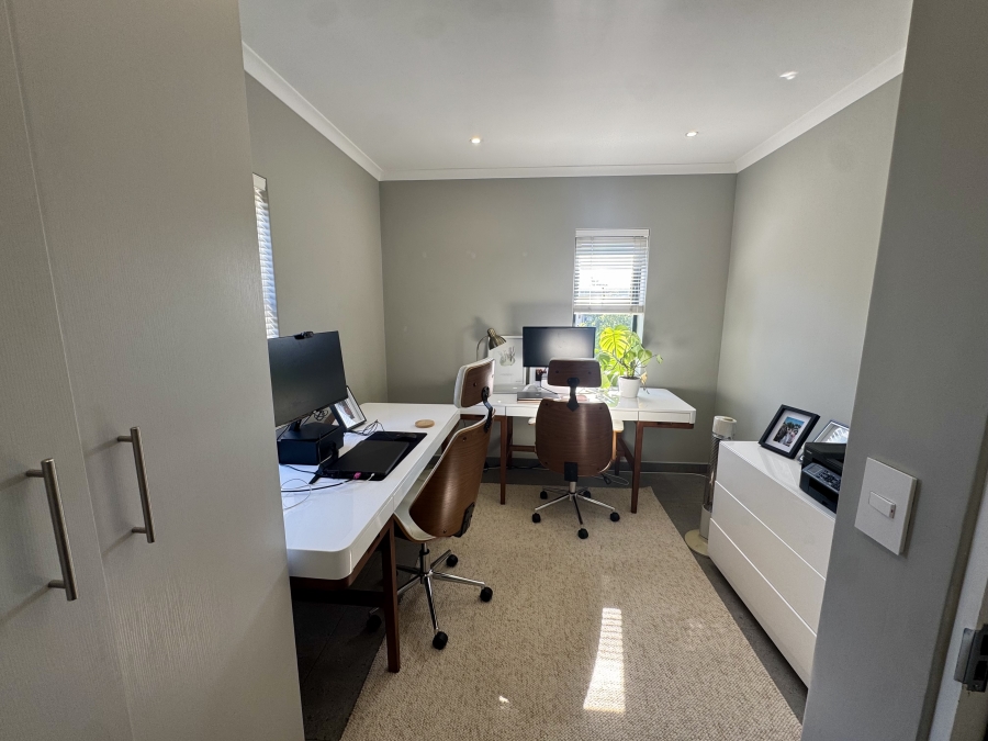 To Let 2 Bedroom Property for Rent in Royal Ascot Western Cape